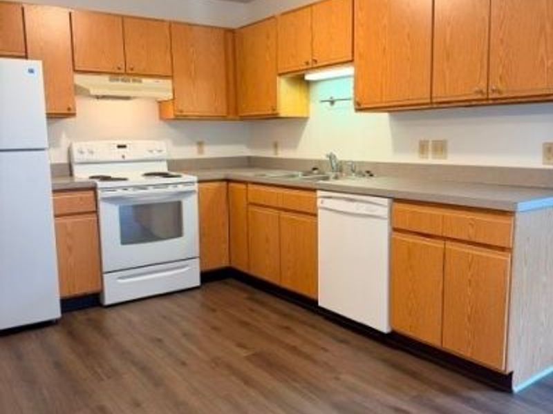1898 Springfield Lake Boulevard, Unit 105, Akron, OH 44312 Photo 3