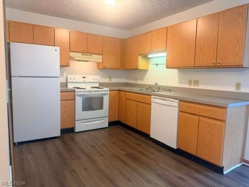 1898 Springfield Lake Boulevard, Unit 105, Akron, OH 44312 Photo 4