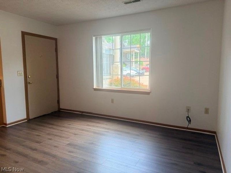1898 Springfield Lake Boulevard, Unit 105, Akron, OH 44312 Photo 5