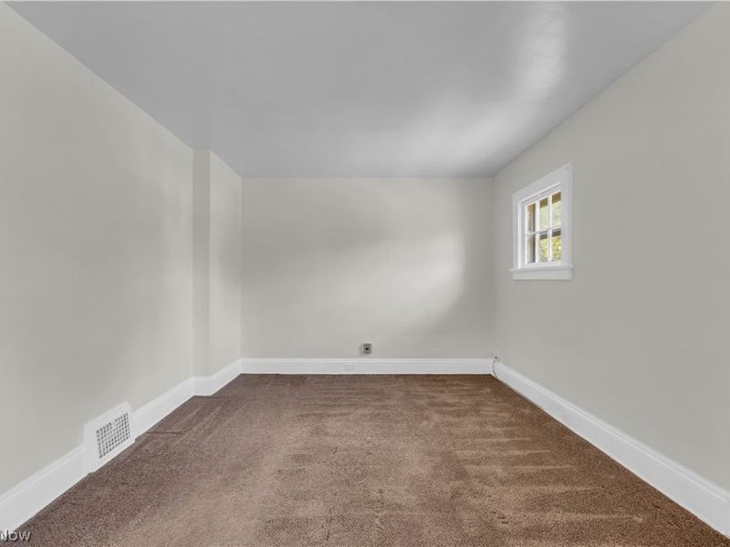 954 E 239th Street, Unit 2/UP, Euclid, OH 44123 Photo 12