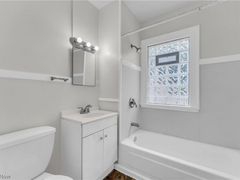 954 E 239th Street, Unit 2/UP, Euclid, OH 44123 Photo 13