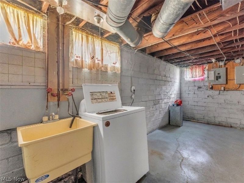 954 E 239th Street, Unit 2/UP, Euclid, OH 44123 Photo 17