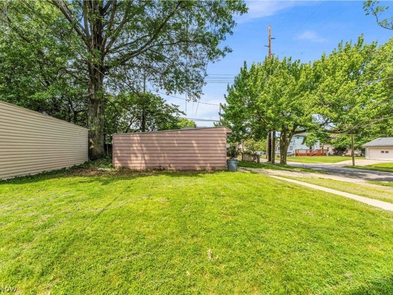 954 E 239th Street, Unit 2/UP, Euclid, OH 44123 Photo 20