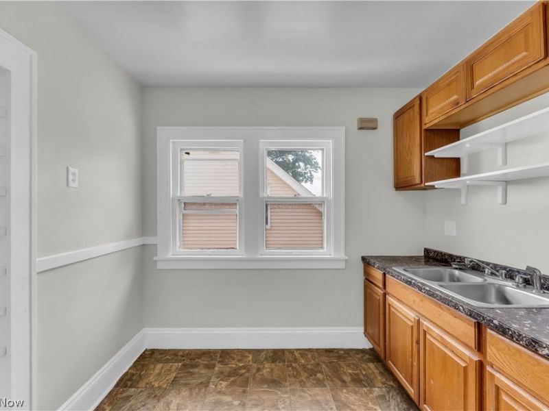 954 E 239th Street, Unit 2/UP, Euclid, OH 44123 Photo 8