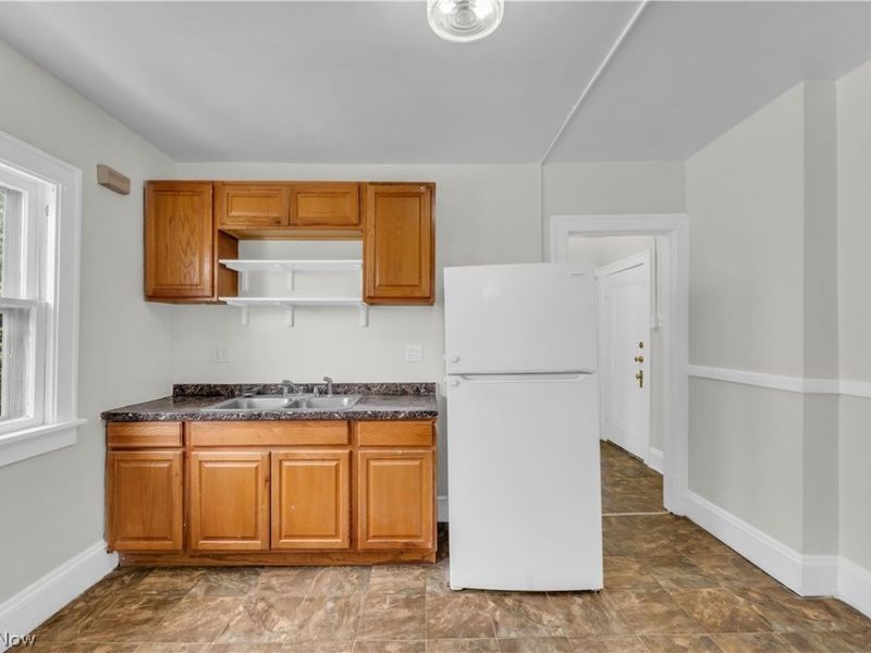 954 E 239th Street, Unit 2/UP, Euclid, OH 44123 Photo 9
