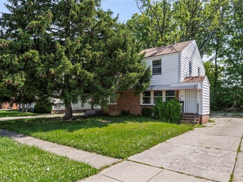 1469 E 250th Street, Euclid, OH 44117 Photo 3