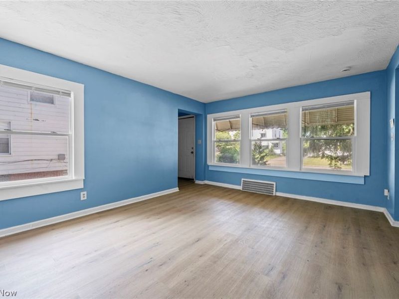 1469 E 250th Street, Euclid, OH 44117 Photo 8
