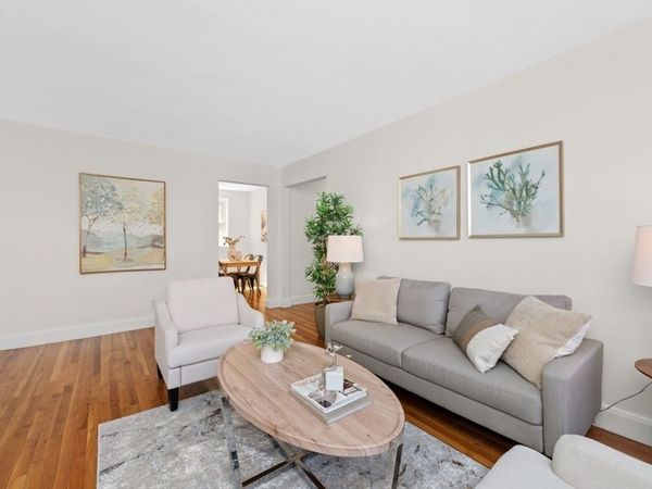 19 Englewood Ave, Unit 2, Brookline, MA 02445