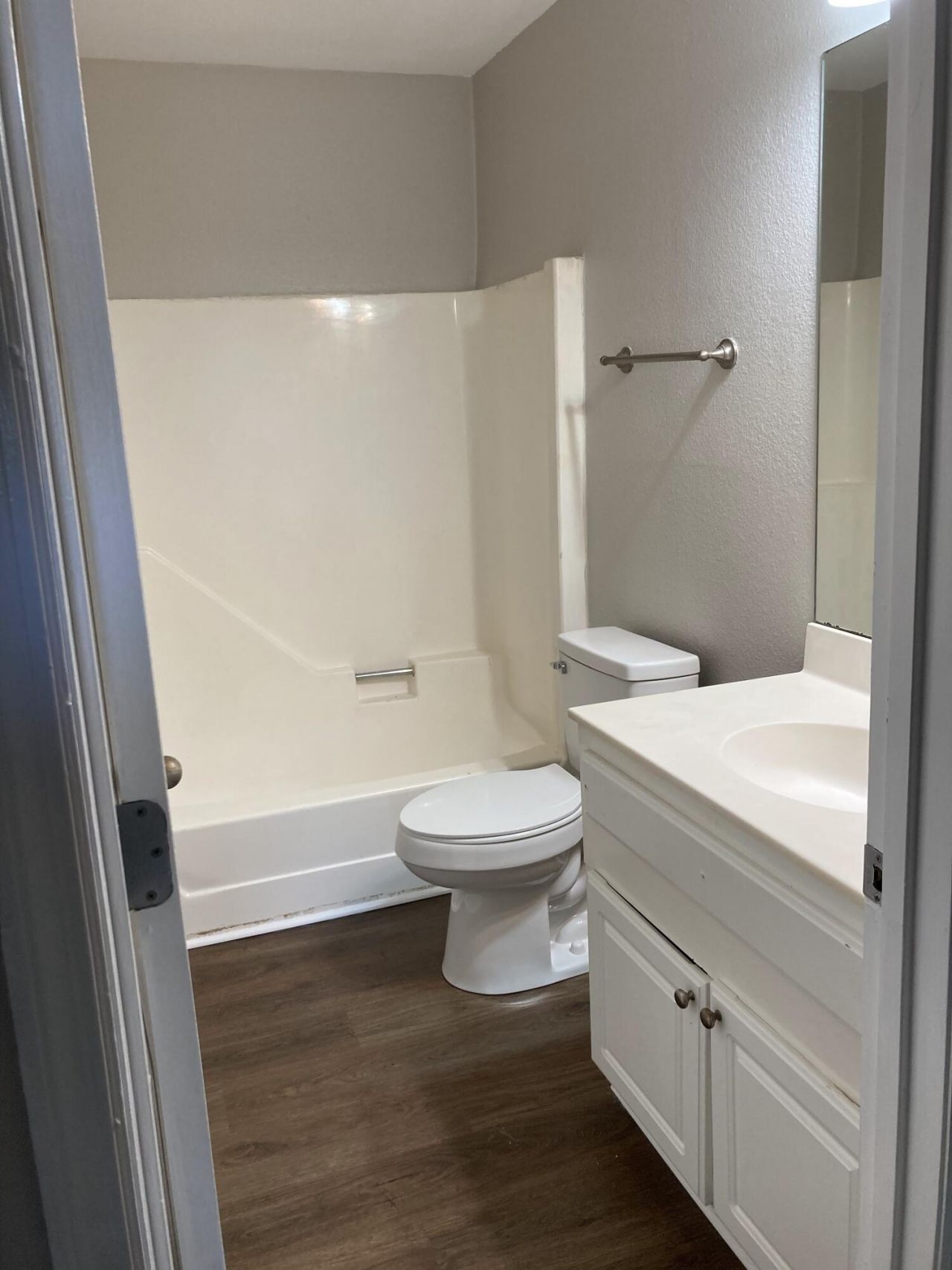 1402 Camp Road Photo 5