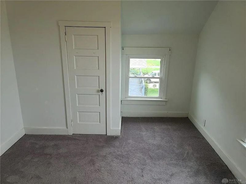 110 W Orchard Springs Drive, Dayton, OH 45415 Photo 21