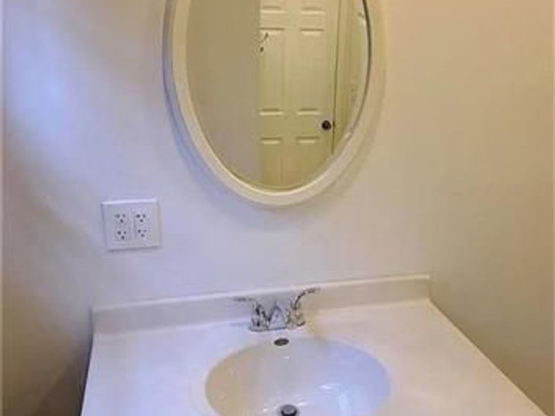 110 W Orchard Springs Drive, Dayton, OH 45415 Photo 23