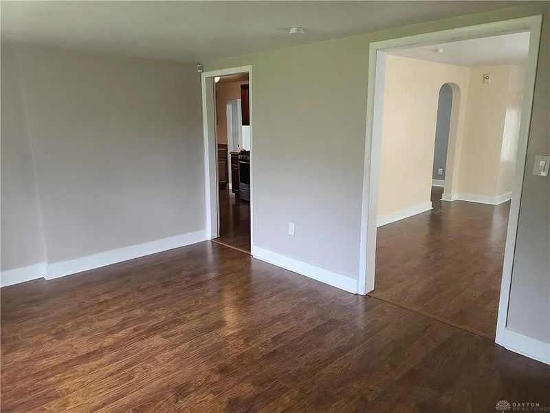 110 W Orchard Springs Drive, Dayton, OH 45415 Photo 5