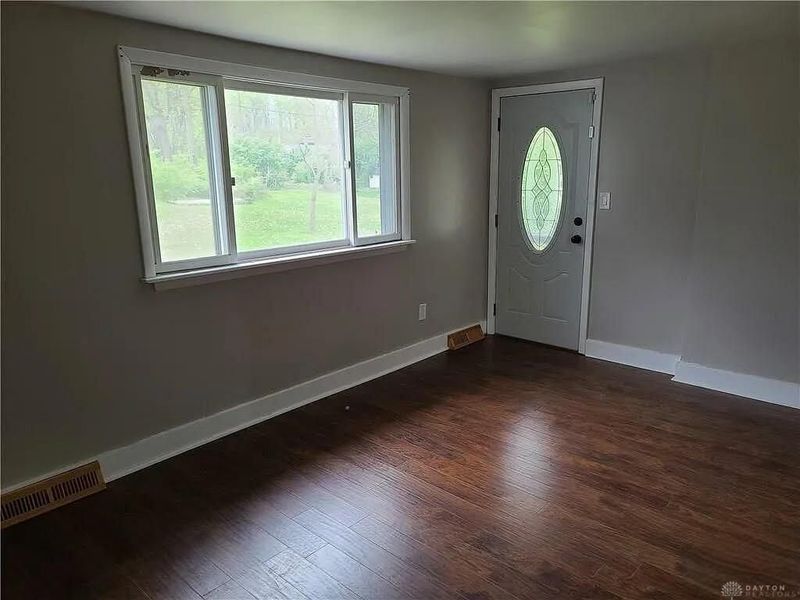 110 W Orchard Springs Drive, Dayton, OH 45415 Photo 6