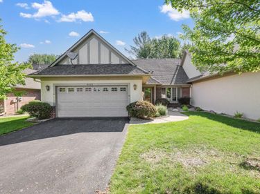 8313 Essex Road, Chanhassen, MN 55317