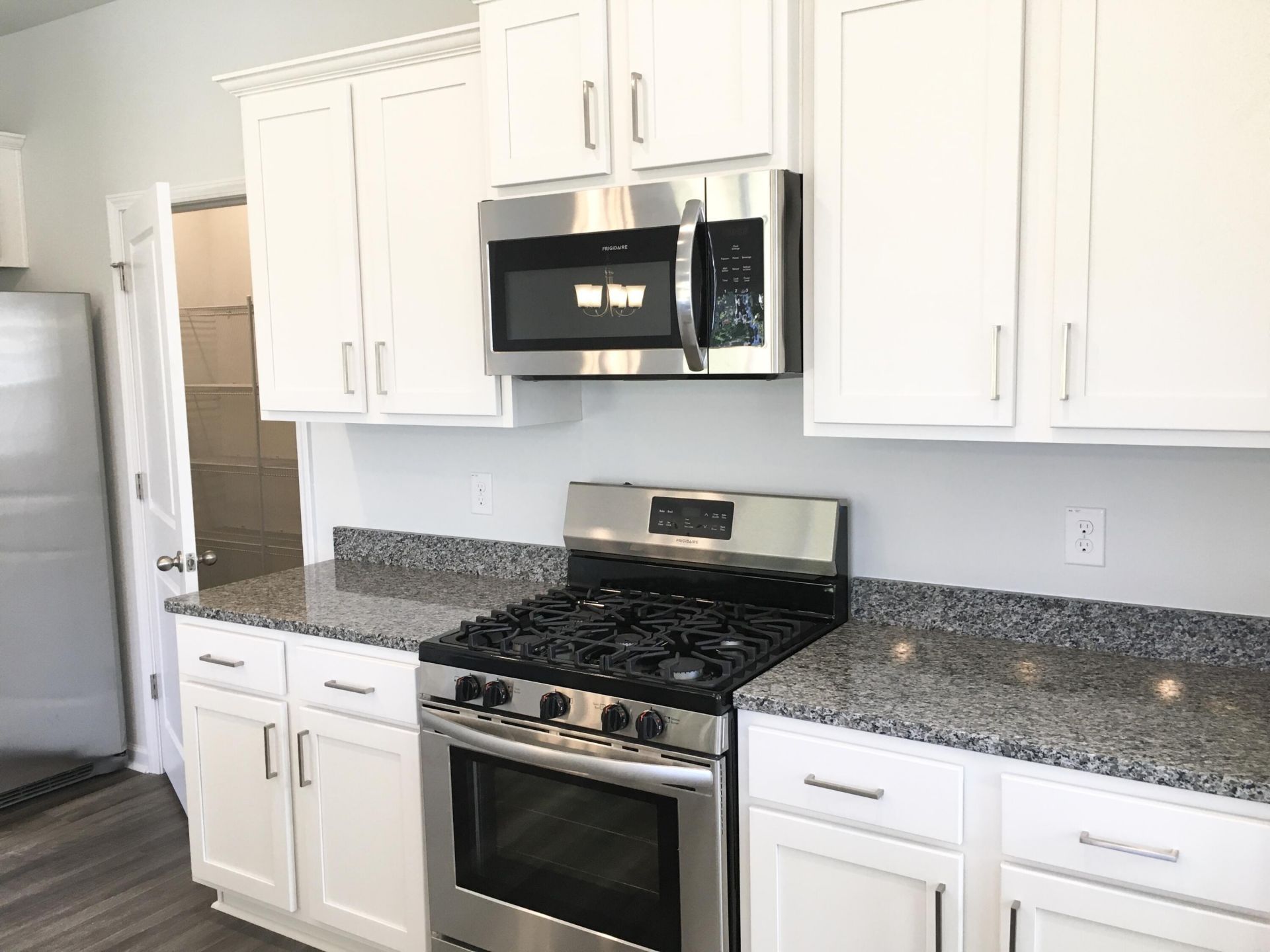 9801 Sickle Drive Photo 5