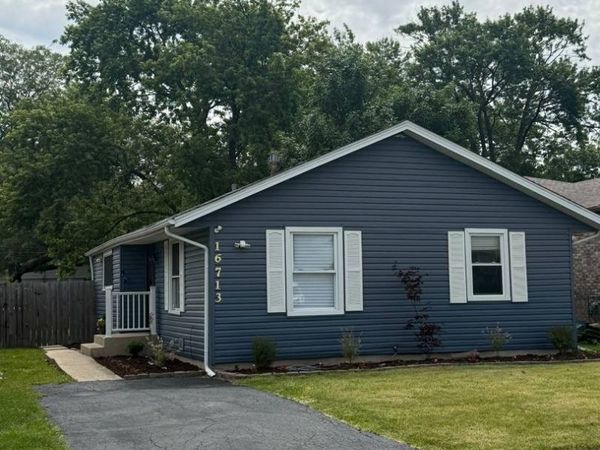 16713 Highview Avenue , Orland Hills, IL 60487