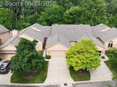 21850 River Ridge Trail, Farmington Hills, MI 48335