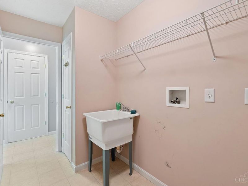 5902 Pepperridge Court, Hamilton Twp, OH 45039 Photo 32