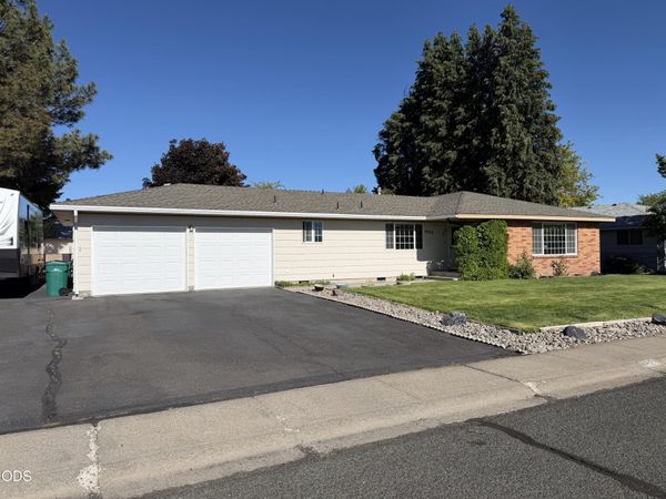 4429 Sycamore Drive, Klamath Falls, OR 97603