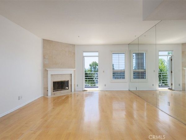 2604 E 20th Street, Unit 305, Signal Hill, CA 90755