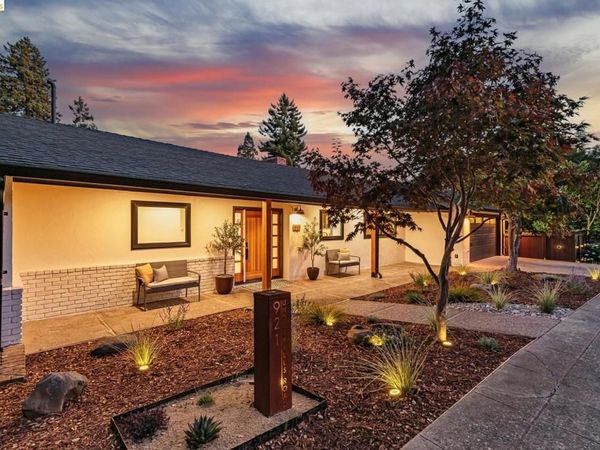 921 Underhills Rd, Oakland, CA 94610