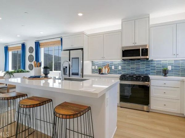 2201 Aneto Way, Santa Paula, CA 93060