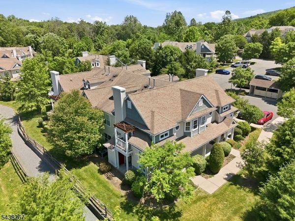 156 Old Farm Dr, Allamuchy, NJ 07838