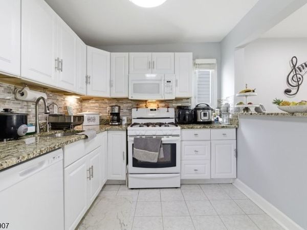 32 Cedar Ave, Elizabeth, NJ 07202