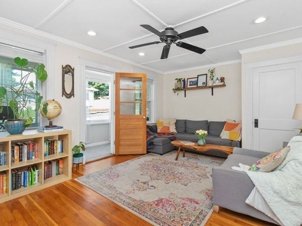 107 Lexington St, Unit 1, Watertown, MA 02472