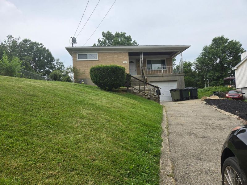 2625 W Galbraith Road, Colerain Township, OH 45239 Photo 2