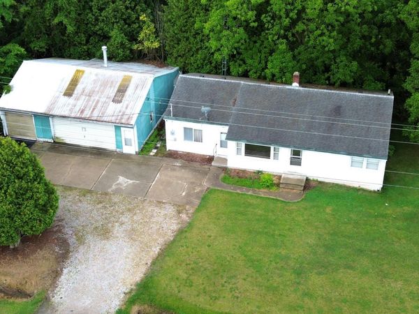 6586 State Route 15 , Defiance, OH 43512