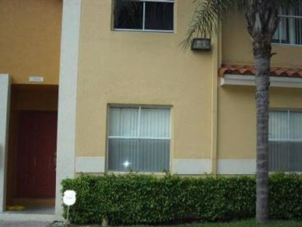 3868 NW 90th Avenue, Sunrise, FL 33351
