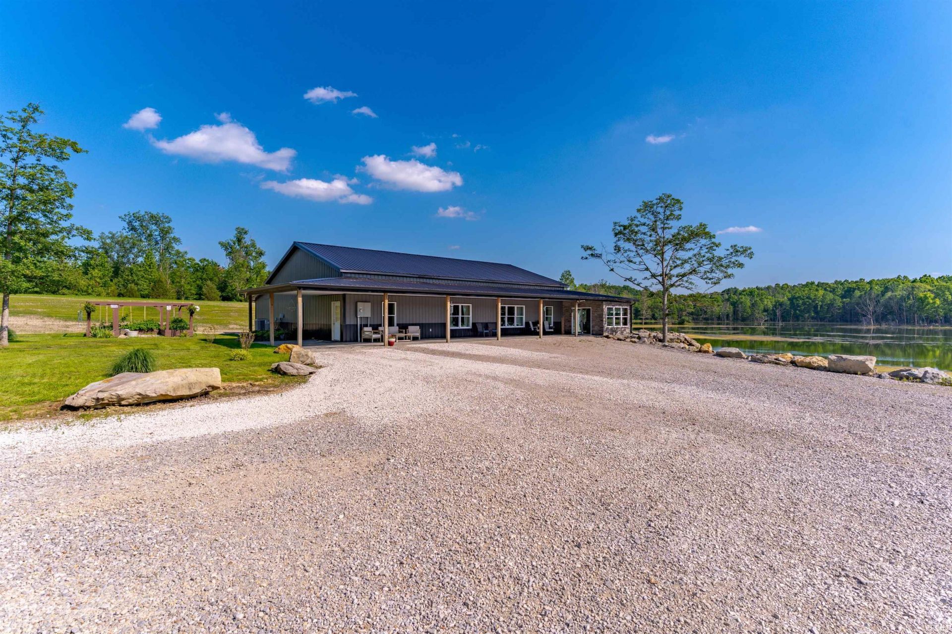 8633 Grimwood Road, Elberfeld, IN 47613