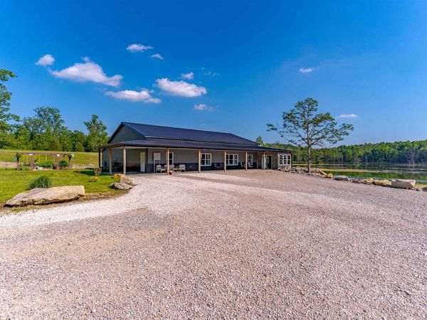 8633 Grimwood Road, Elberfeld, IN 47613