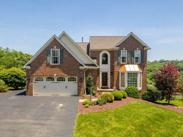 1734 Queens Drive, South Park, PA 15129