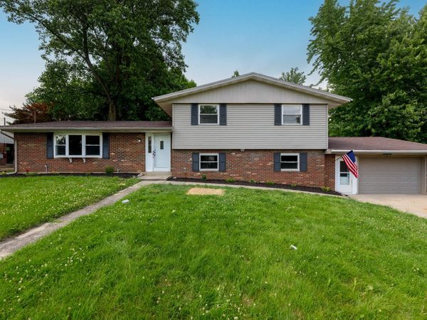 1922 Old Coach Road, Springfield, OH 45505