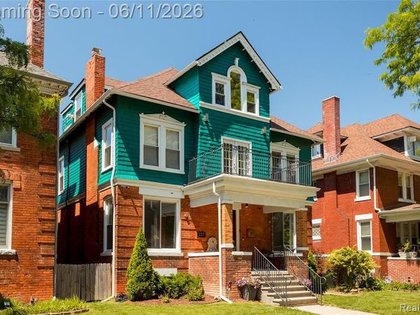 227 Melbourne Street , Detroit, MI 48202
