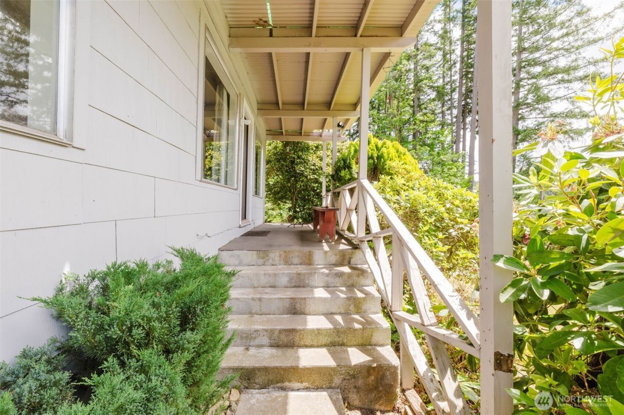 3190 Bartolatz Road W, Bremerton, WA 98312