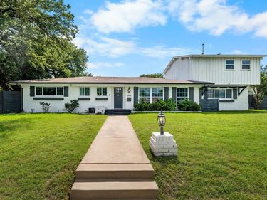 2300 Mount Carmel Drive , Waco, TX 76710