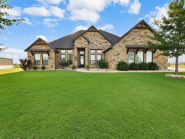 863 Alto Bonito Court, Godley, TX 76044