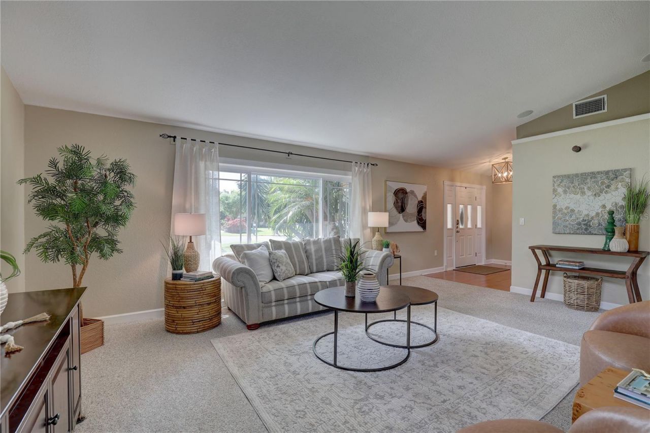7600 Drew Oak Drive , Seminole, FL 33772 Photo