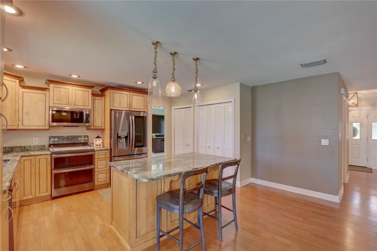 7600 Drew Oak Drive , Seminole, FL 33772 Photo