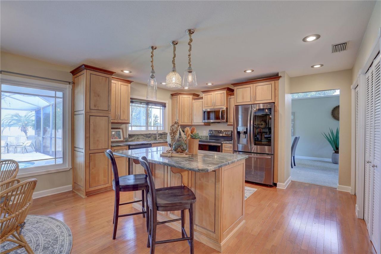 7600 Drew Oak Drive , Seminole, FL 33772 Photo