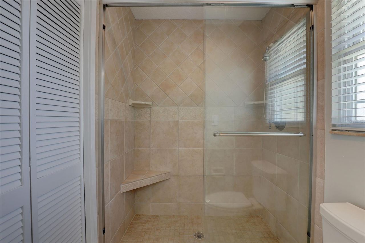 7600 Drew Oak Drive , Seminole, FL 33772 Photo