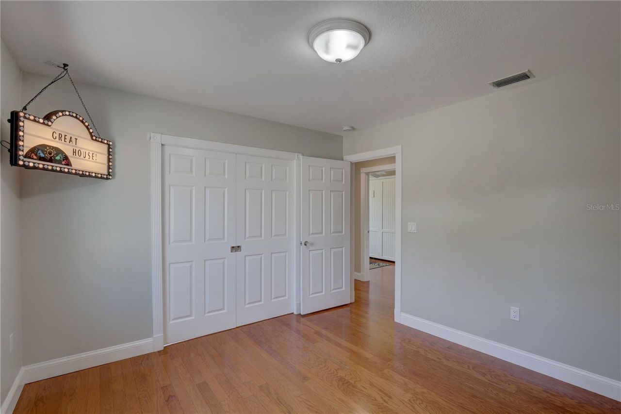 7600 Drew Oak Drive , Seminole, FL 33772 Photo