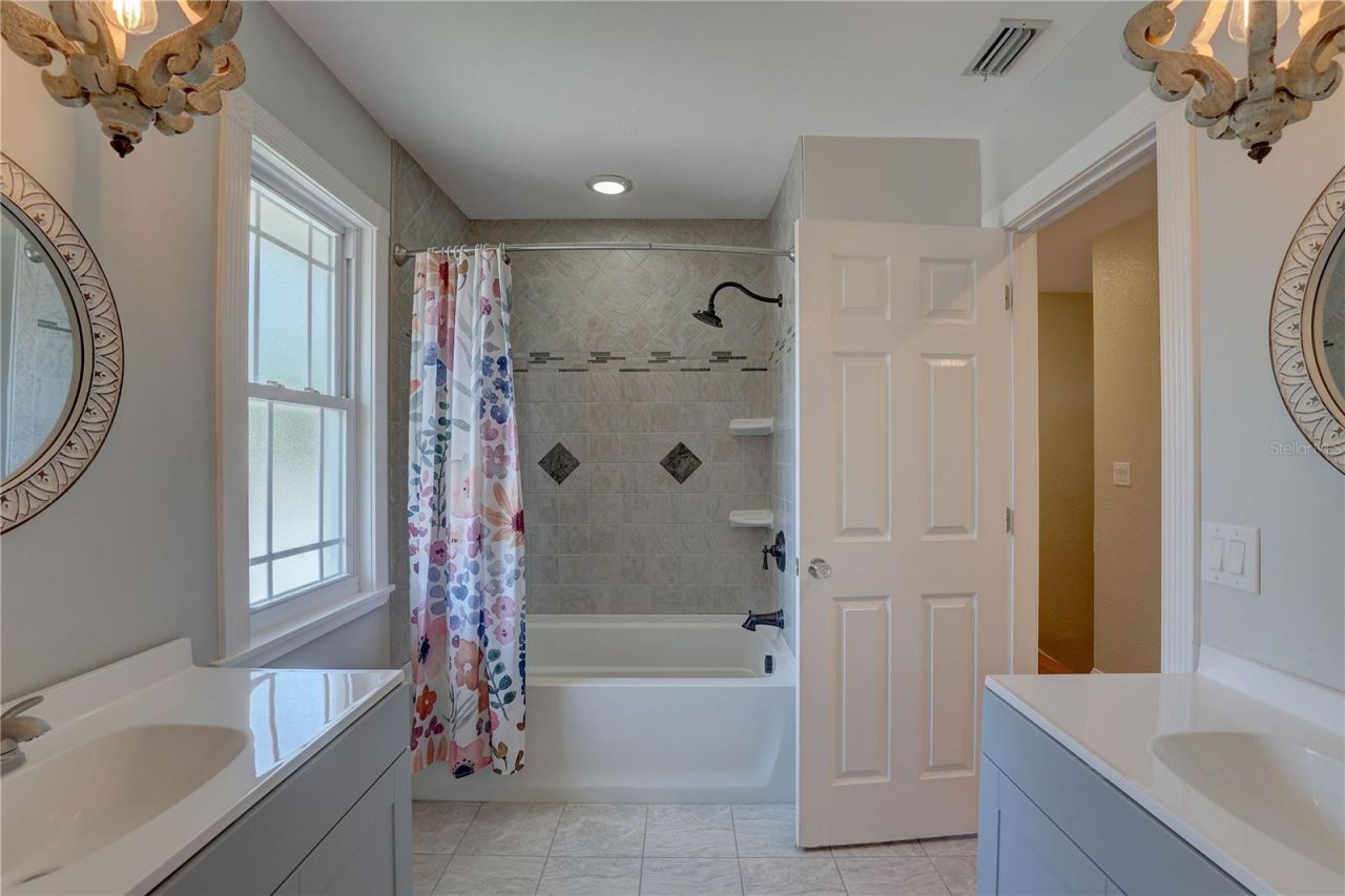 7600 Drew Oak Drive , Seminole, FL 33772 Photo