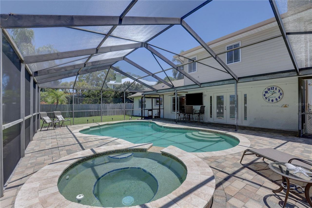 7600 Drew Oak Drive , Seminole, FL 33772 Photo