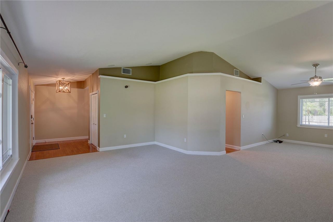 7600 Drew Oak Drive , Seminole, FL 33772 Photo