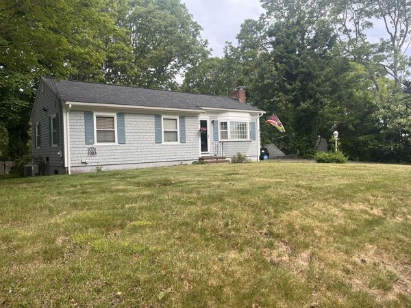 113 Fawcett Lane , Hyannis, MA 02601