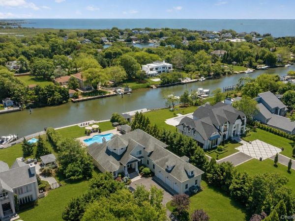 65 W Bayberry Road, Islip, NY 11751